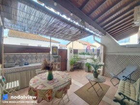 Appartement Charmant avec Cour Privative, Climatisation et Animaux Acceptés près du Port - FR-1-475-116